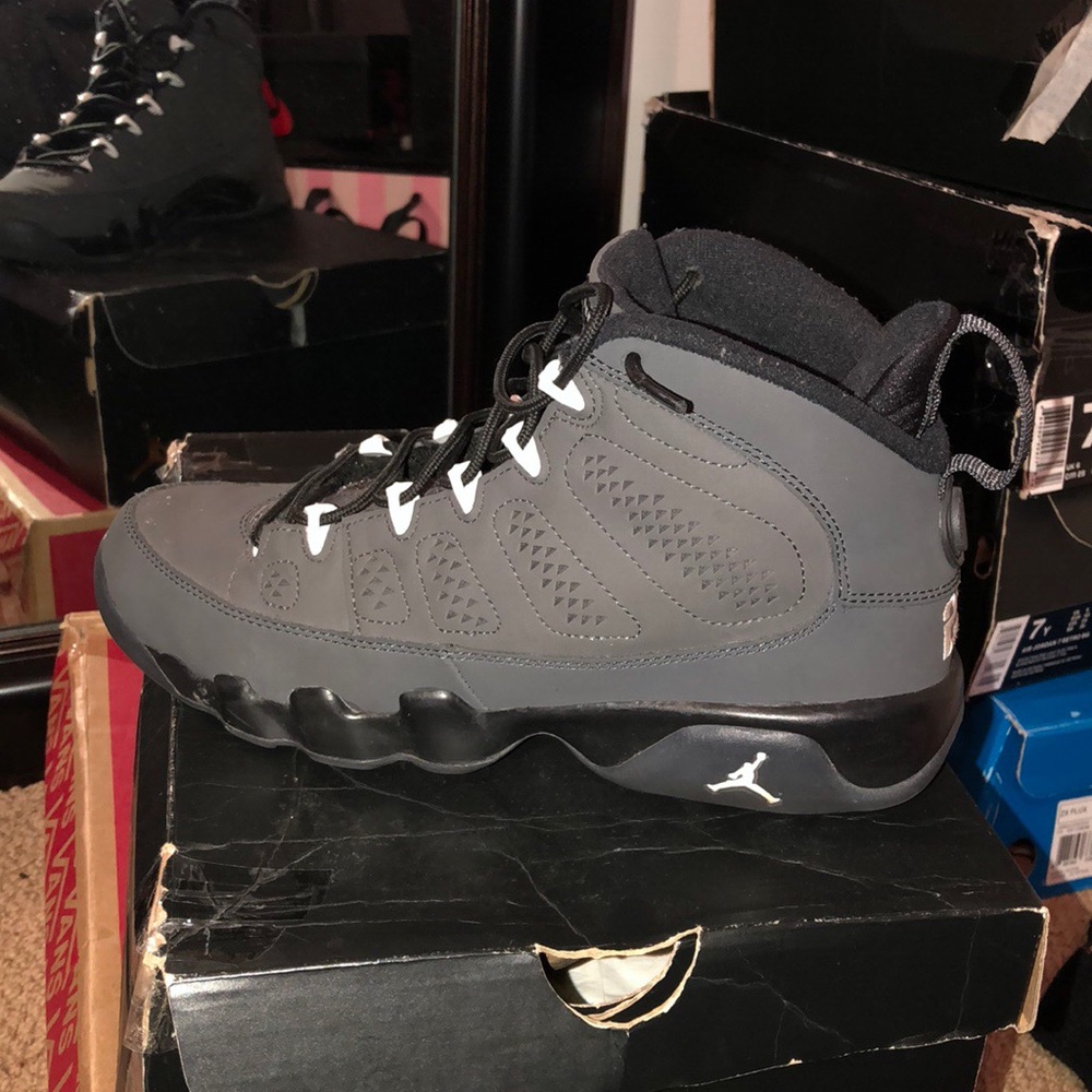 Retro 9 , Size 7
